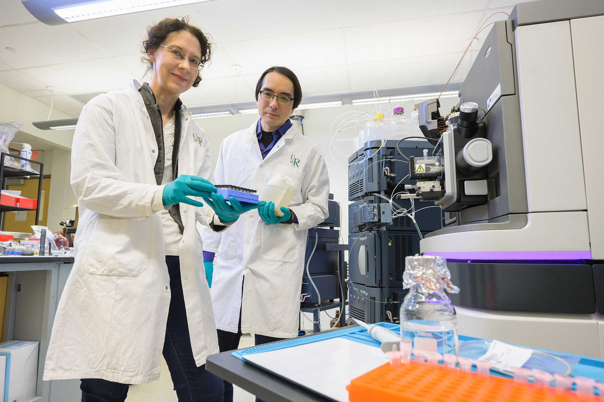 _URE6368 new web.. Dr. Nicole Hansmeier and Dr. Tzu-Chiao Chao led southern Saskatchewan’s COVID-19 wastewater surveillance and are now searching for traces of the H5N1 bird flu virus. (Photo by Trevor Hopkin)